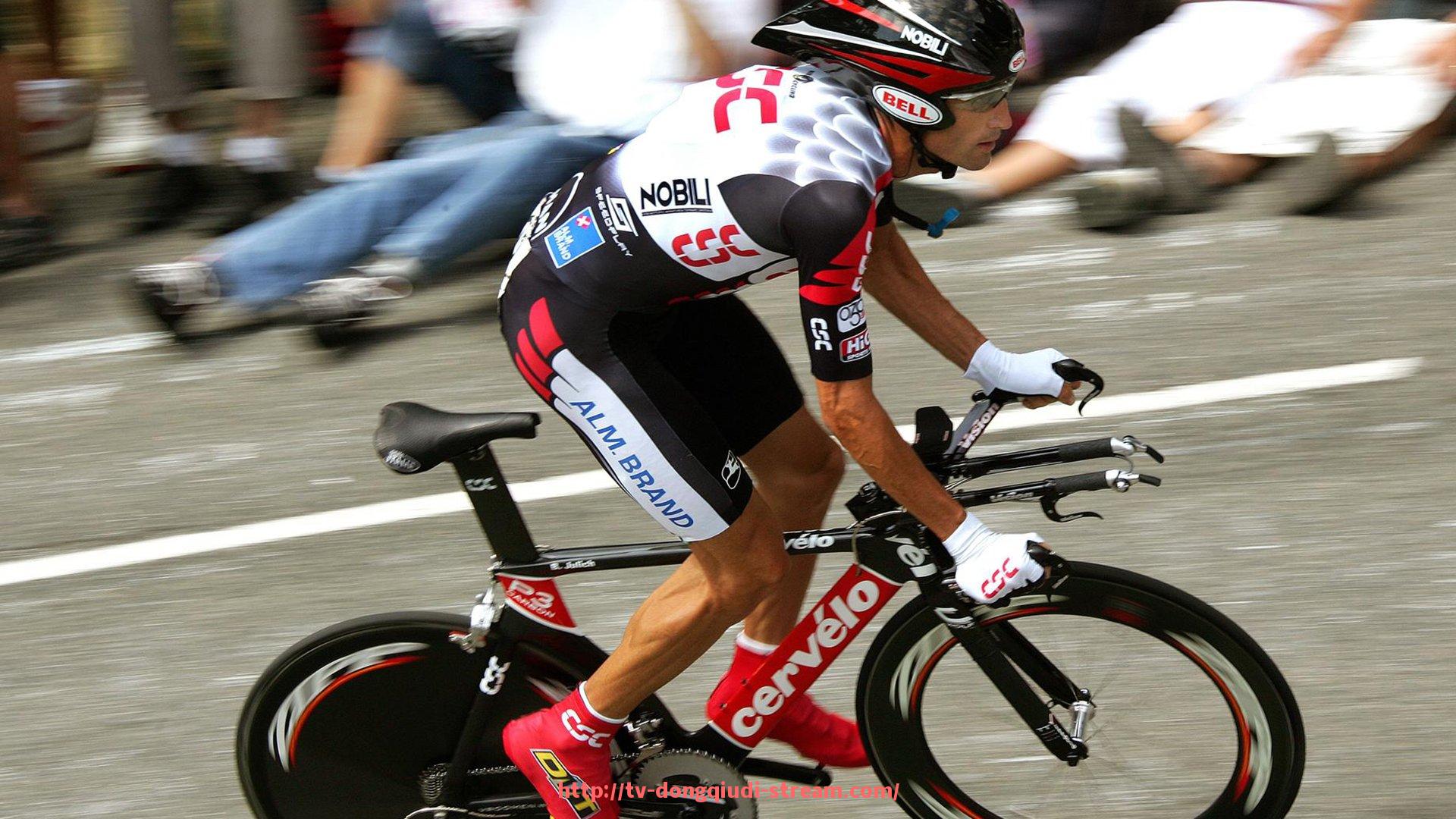 懂球帝直播-健身器材设置U型设计的优势及使用体验分享